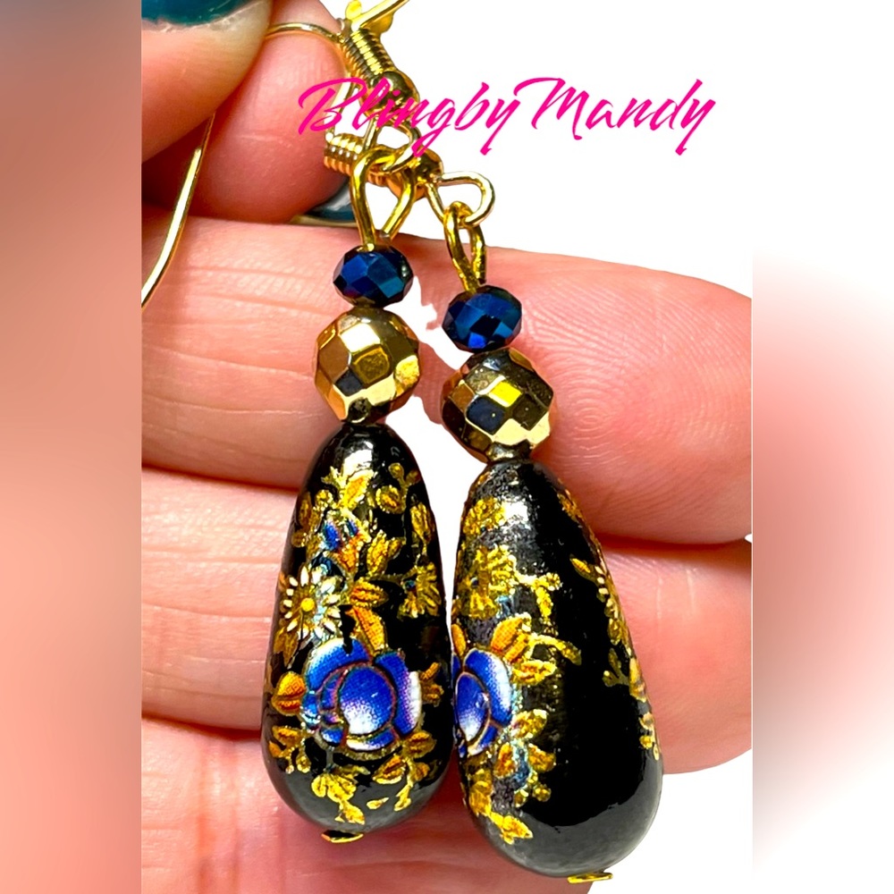 Asian feel sapphire blue/black and gold accent earrings